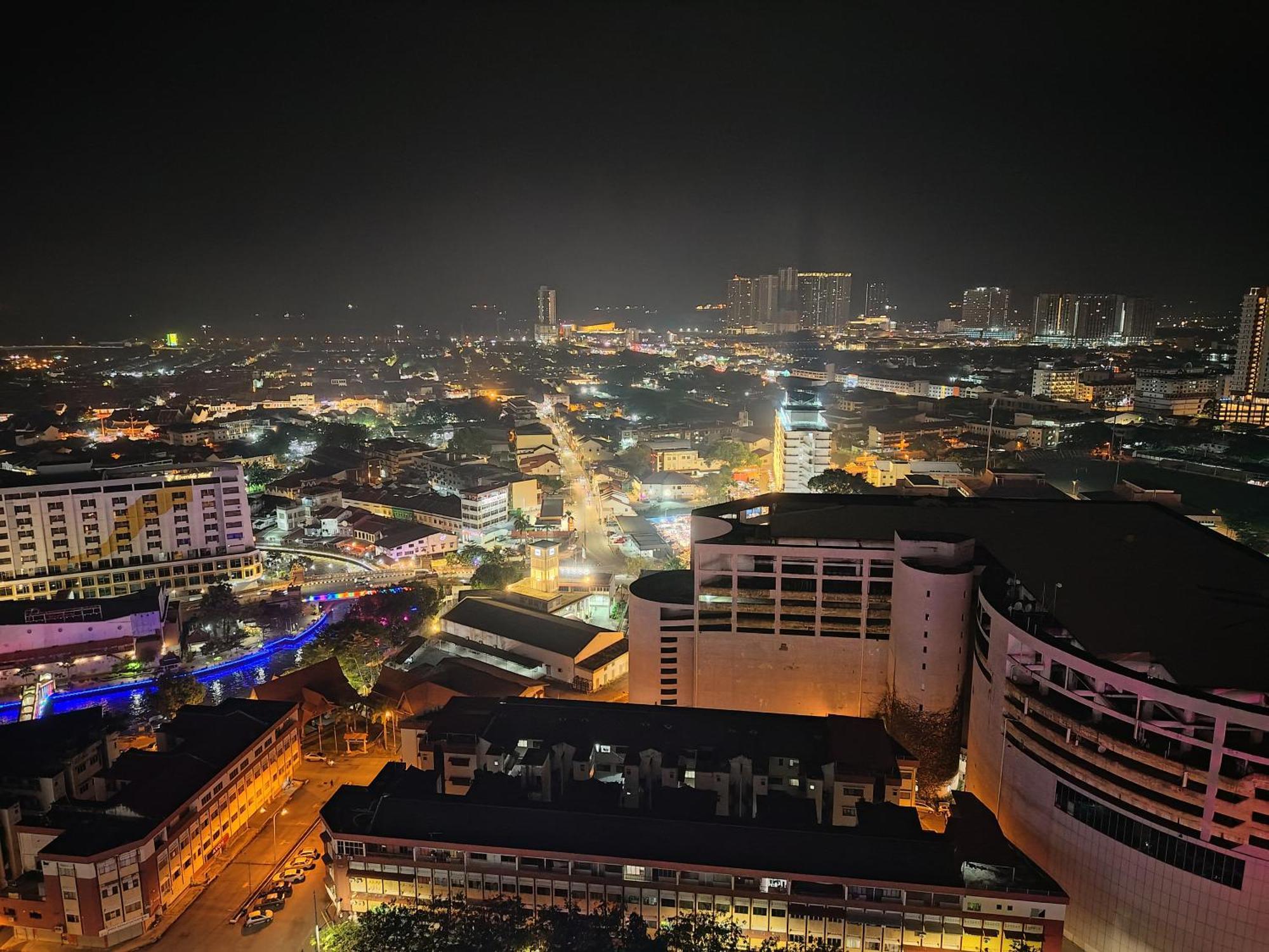 The Shore Residence Melaka Esterno foto