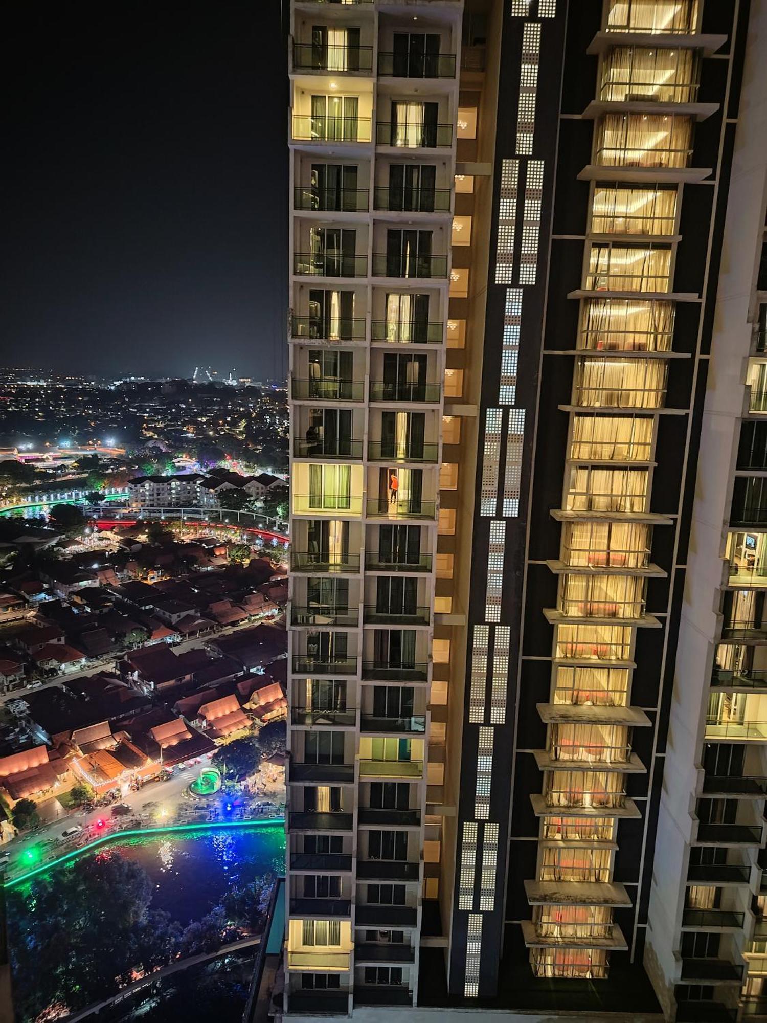 The Shore Residence Melaka Esterno foto
