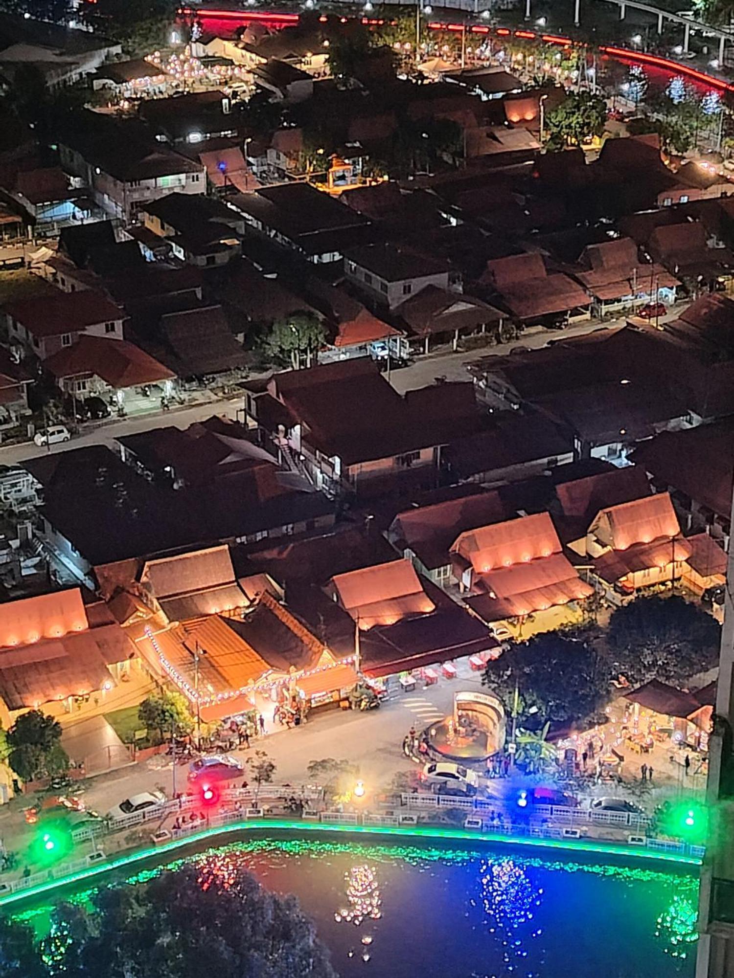 The Shore Residence Melaka Esterno foto