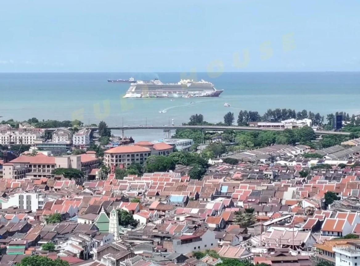 The Shore Residence Melaka Esterno foto